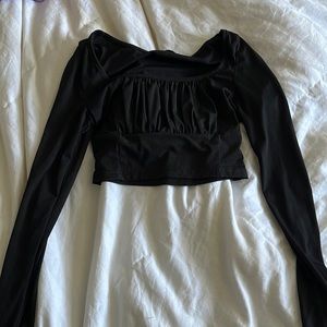 Black long sleeve cropped shirt